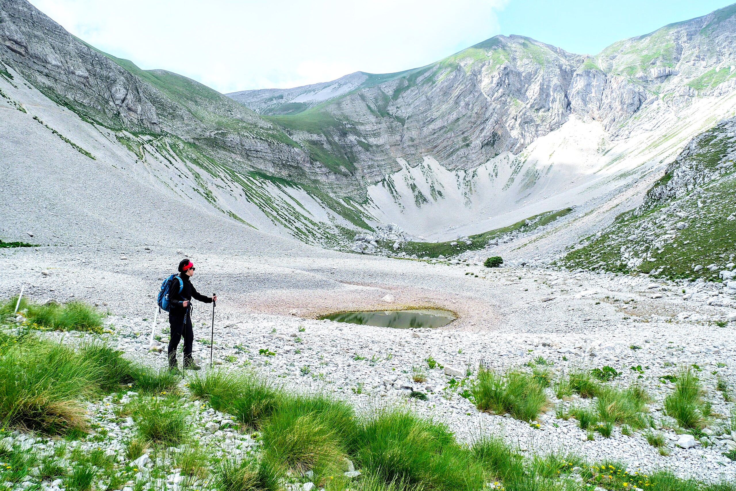 Il Lago di Pilato: un'escursione tra antiche leggende, natura selvaggia e siccità