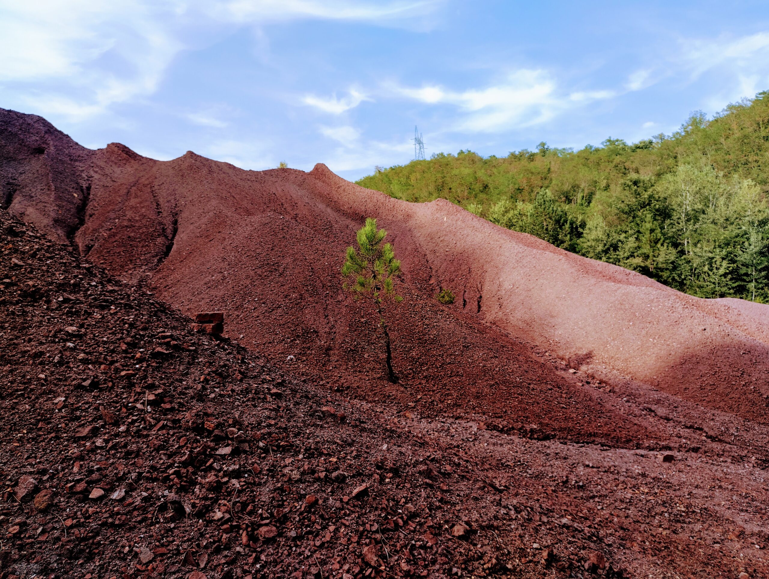 Le Roste di Montieri: un paesaggio rosso di storia e natura