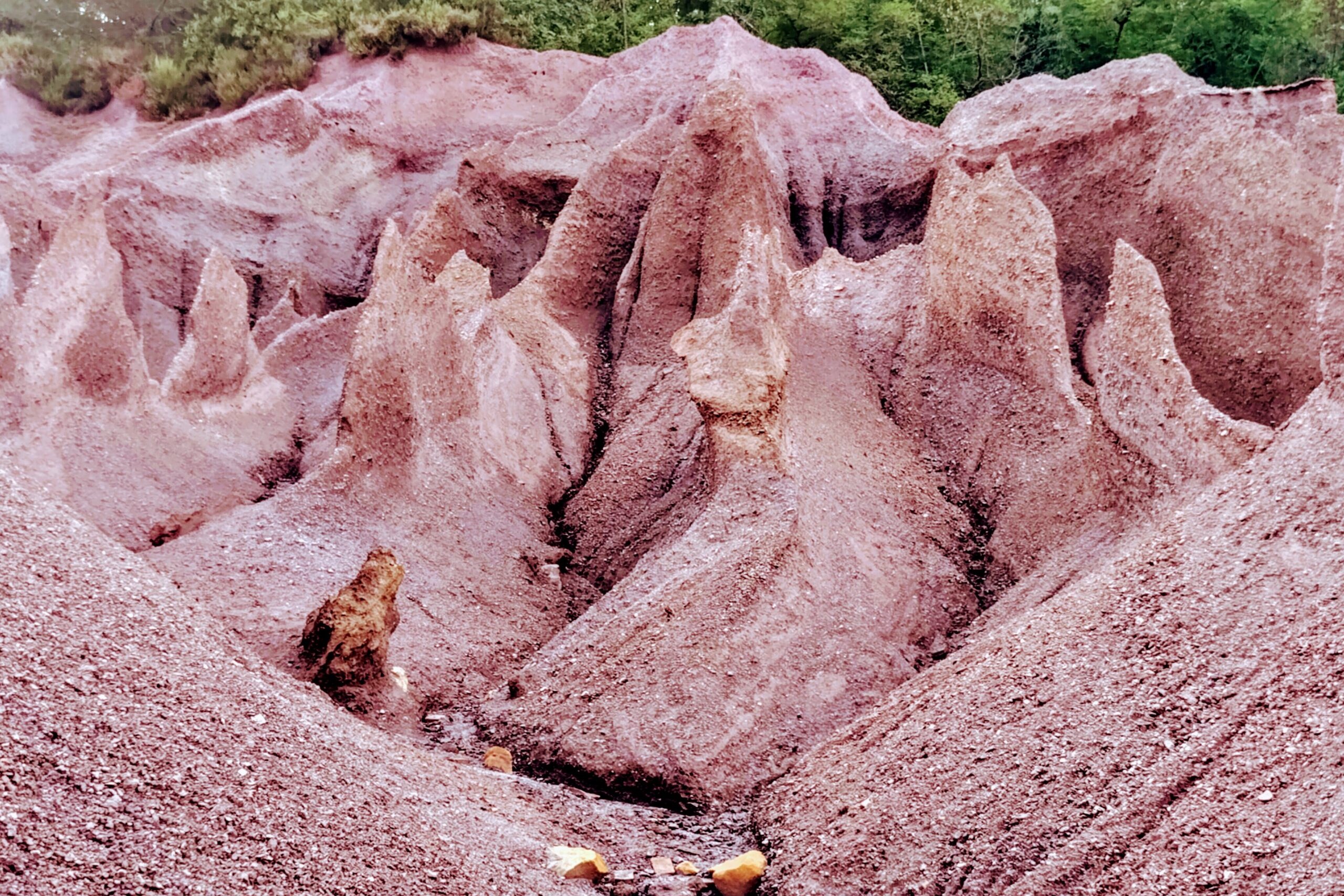 Le Roste di Montieri: un paesaggio rosso di storia e natura