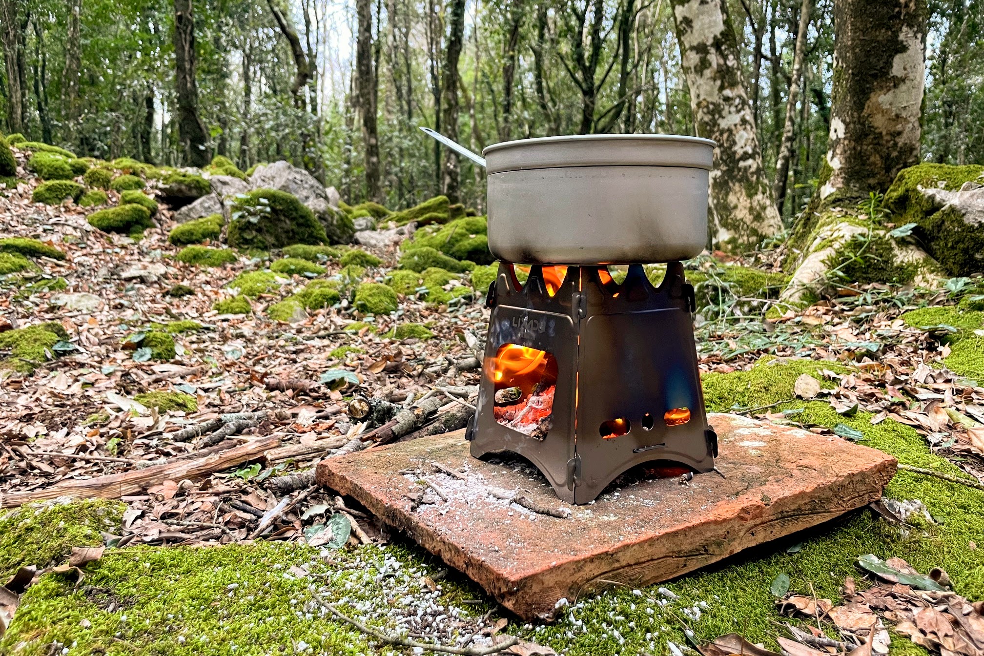 Stufette componibili in titanio alimentate a legna: l’alleato ideale per l'outdoor